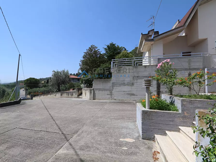 Immagine 1 di Villa in vendita  in Via Civita a Martinsicuro