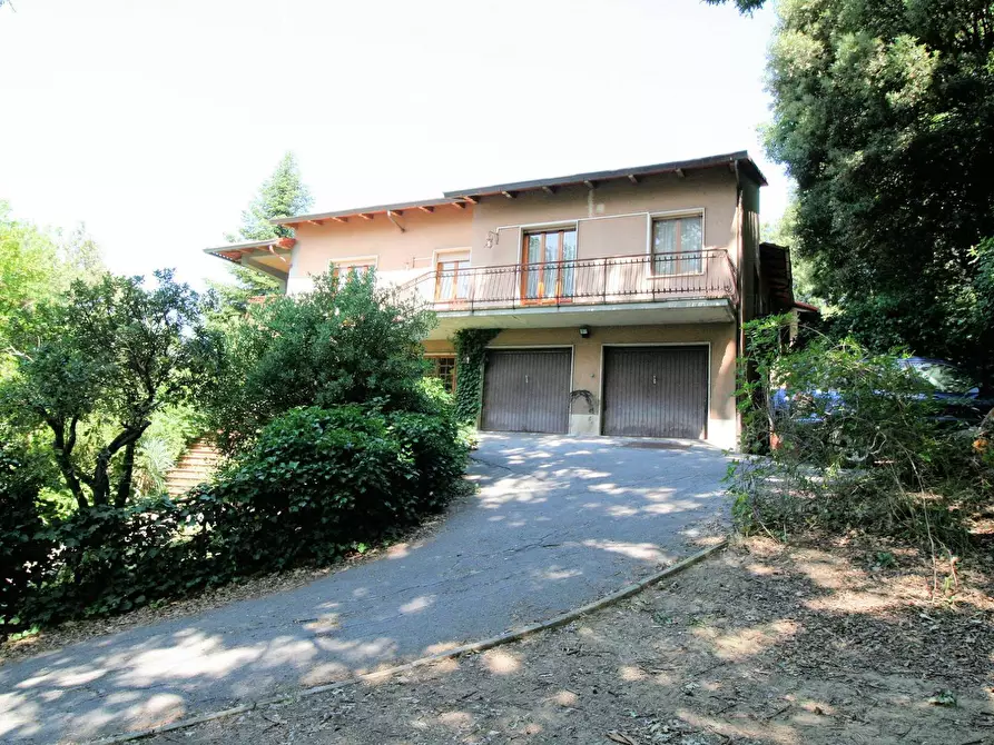 Immagine 1 di Villa in vendita  in Bagnolo a Montemurlo
