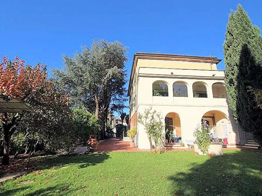 Immagine 1 di Villa in vendita  a Calci