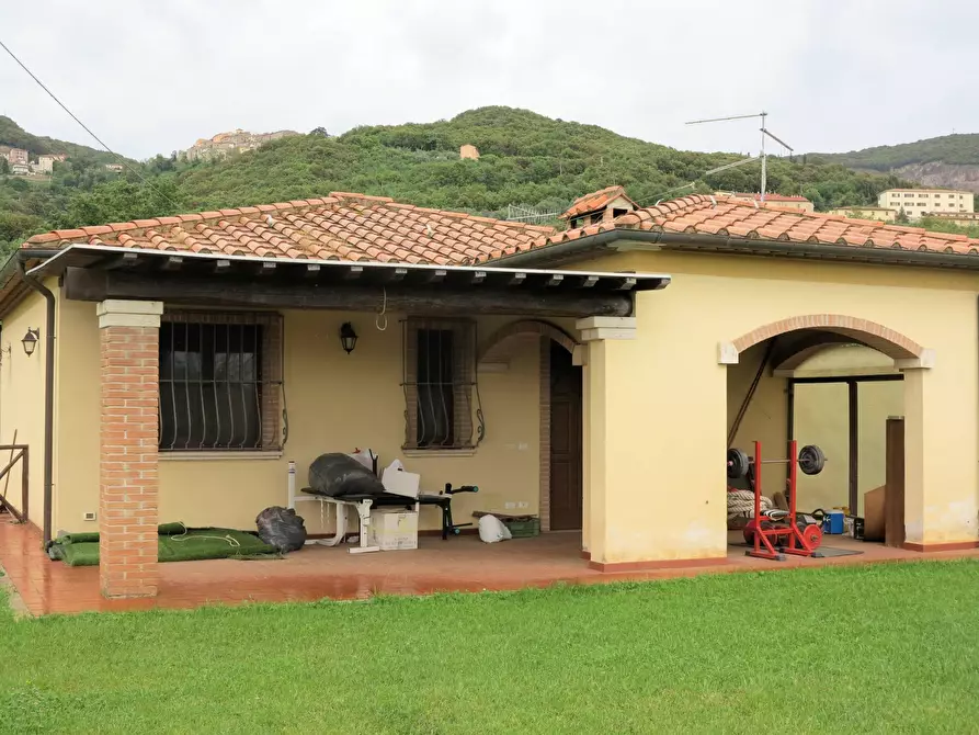 Immagine 1 di Villa in vendita  a Gavorrano