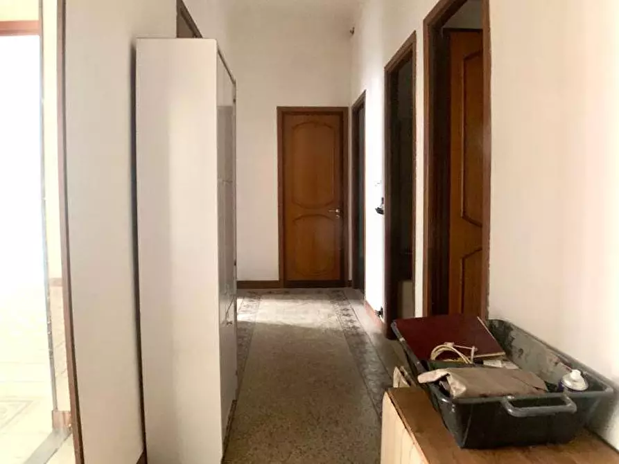 Immagine 1 di Ufficio in affitto  in Via Cavour a Ventimiglia