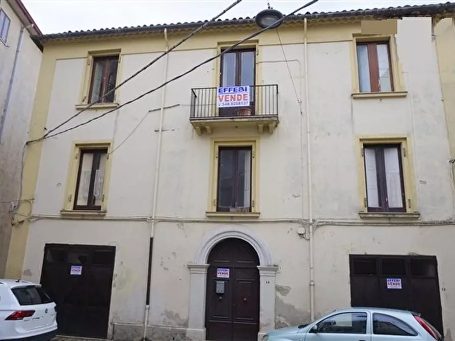 Immagine 1 di Palazzo in vendita  in via San Biagio a Spezzano Della Sila