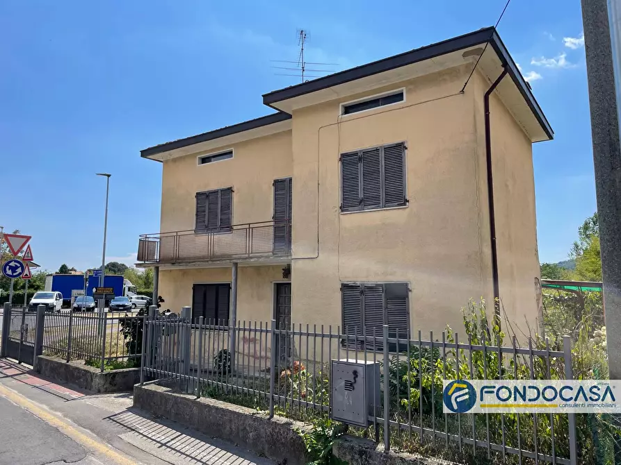 Immagine 1 di Villa in vendita  in via dei vigneti a Adrara San Martino