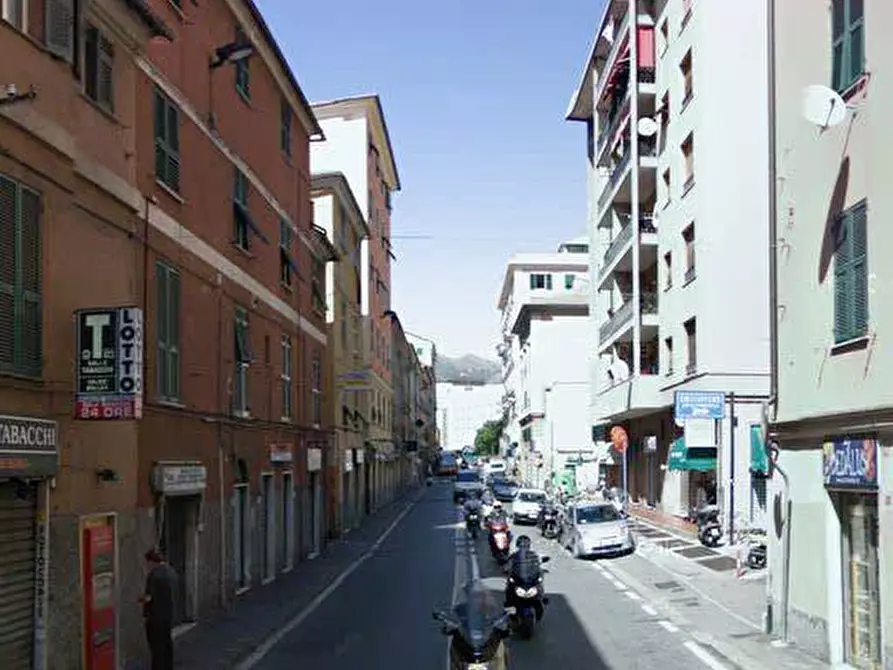 Immagine 1 di Locale commerciale in affitto  in Via Canevari a Genova