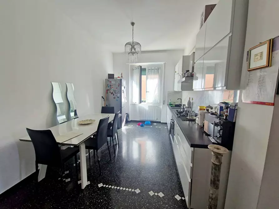 Immagine 1 di Appartamento in vendita  in Via Pra' a Genova