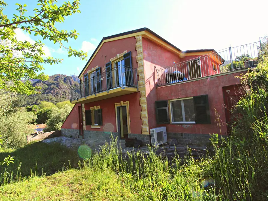 Immagine 1 di Villa in vendita  in Via Privata Solarolo a Deiva Marina