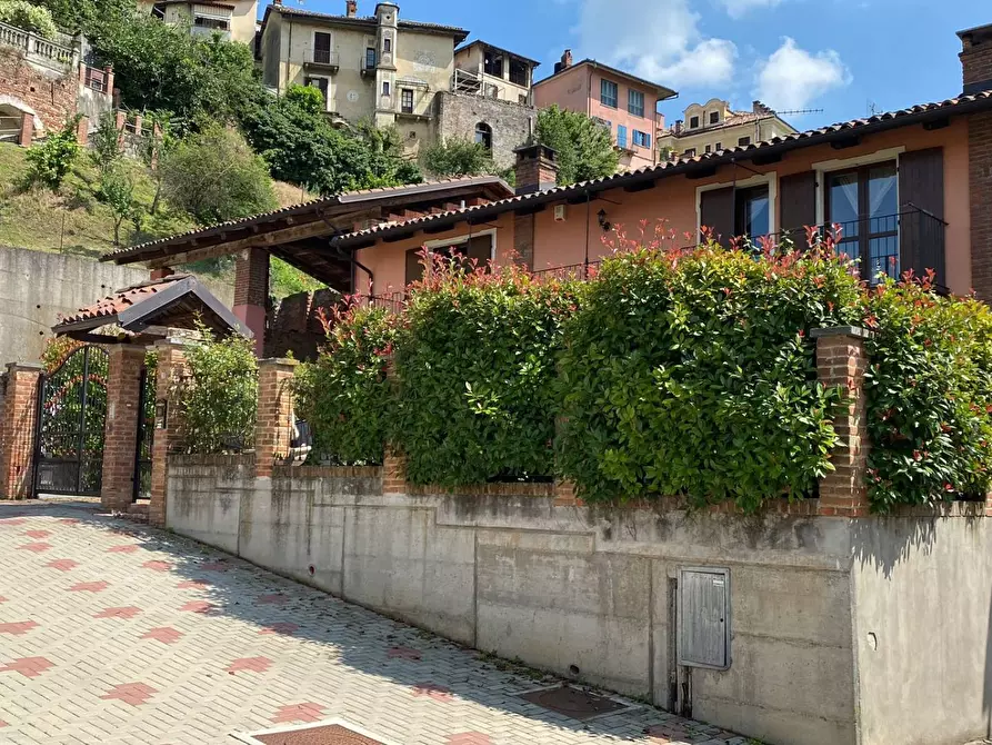 Immagine 1 di Villa in vendita  in Via Aliberti a Albugnano
