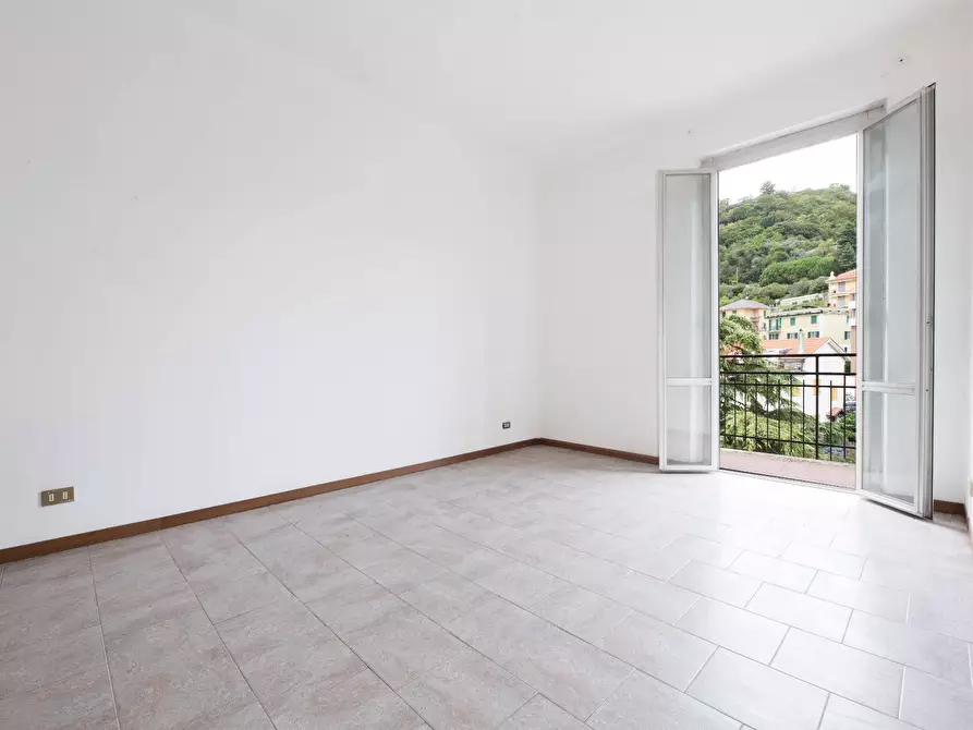 Immagine 1 di Appartamento in vendita  in Via Borzoli a Genova