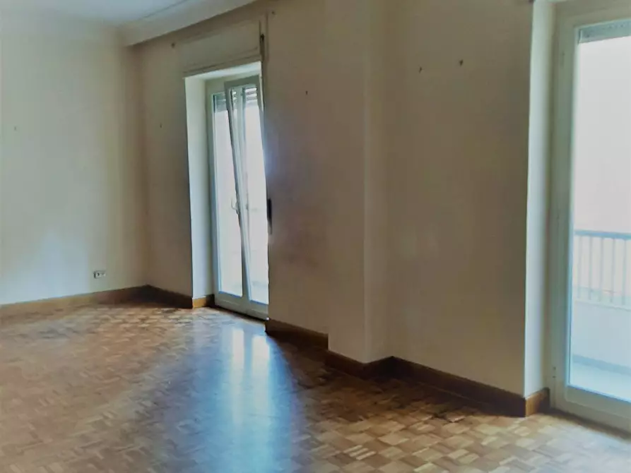 Immagine 1 di Appartamento in vendita  in via roma a Giugliano In Campania
