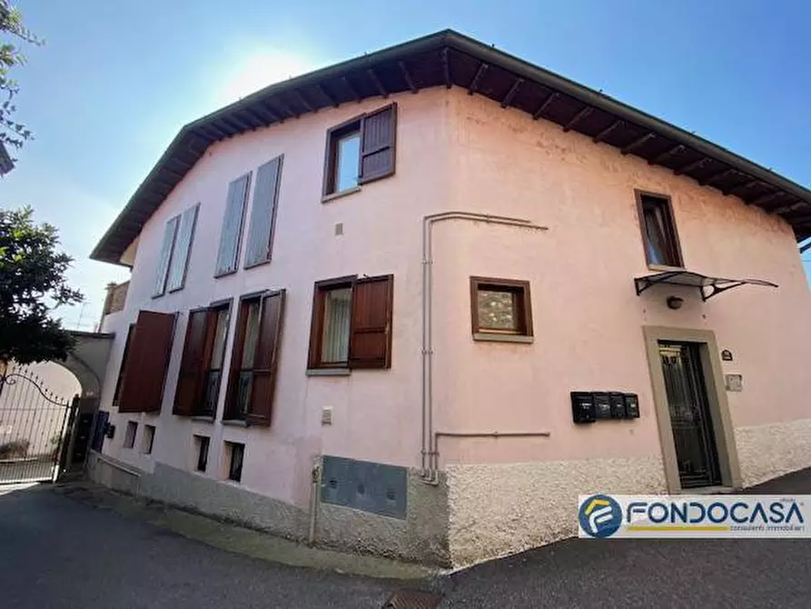 Immagine 1 di Appartamento in vendita  a Adrara San Martino