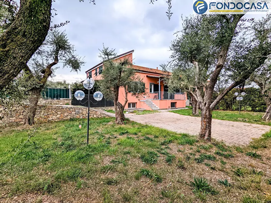 Immagine 1 di Villa in vendita  in Via Di Ponte a Sarzana