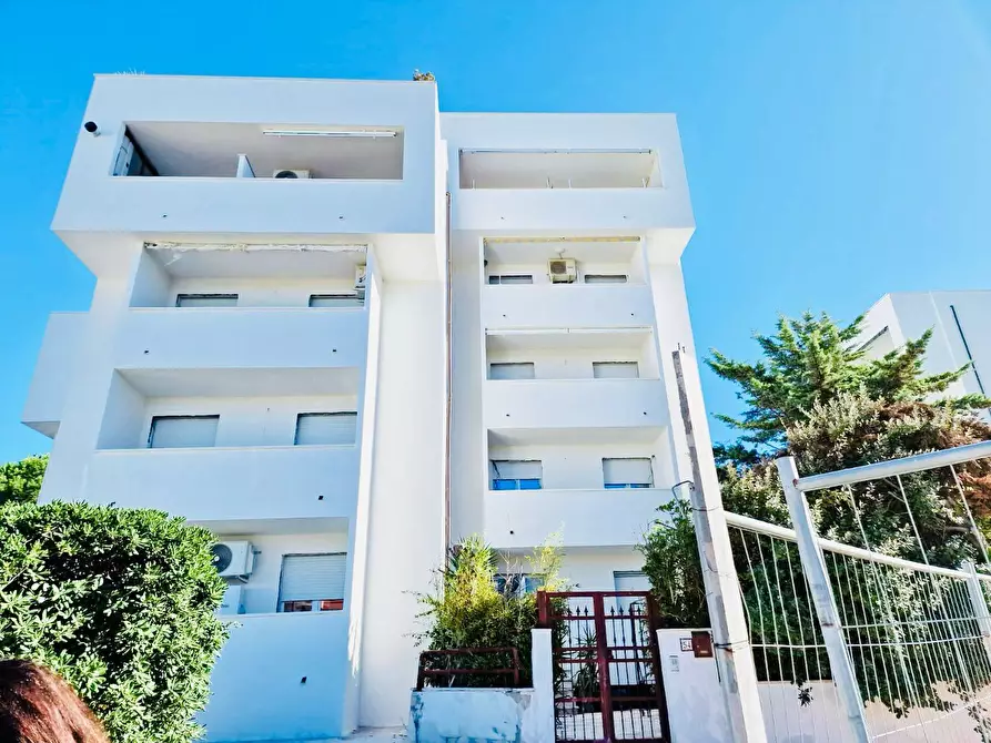Immagine 1 di Appartamento in vendita  in VIALE PIETRA MAURA a Cagnano Varano