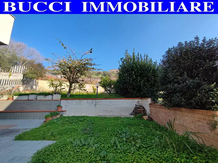 Immagine 1 di Villa in vendita  in via di Sotto a Pescara