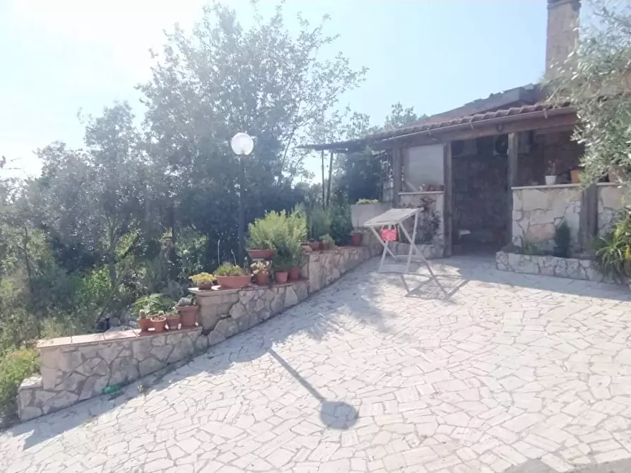 Immagine 1 di Villa in vendita  in Via Aniene a Casape