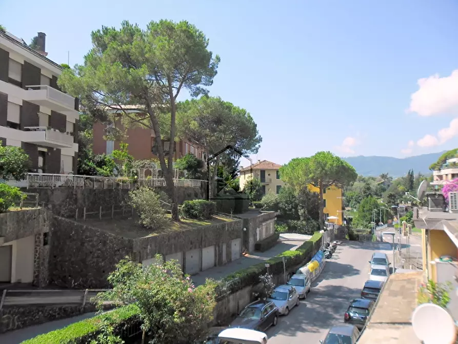 Immagine 1 di Appartamento in vendita  in Via Val di Sole a Rapallo