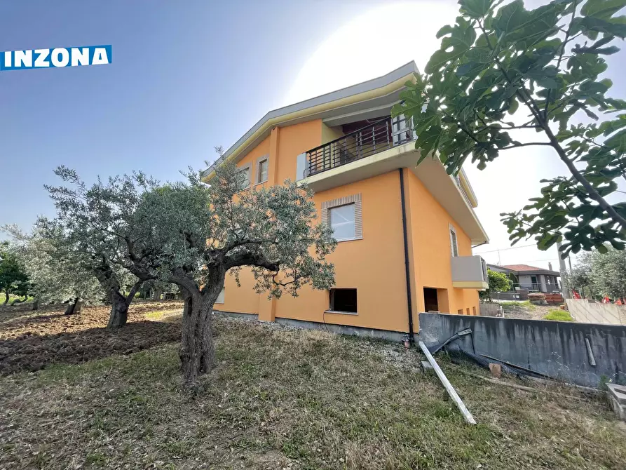 Immagine 1 di Villa in vendita  in Via Nuova Circonvallazione a Carunchio
