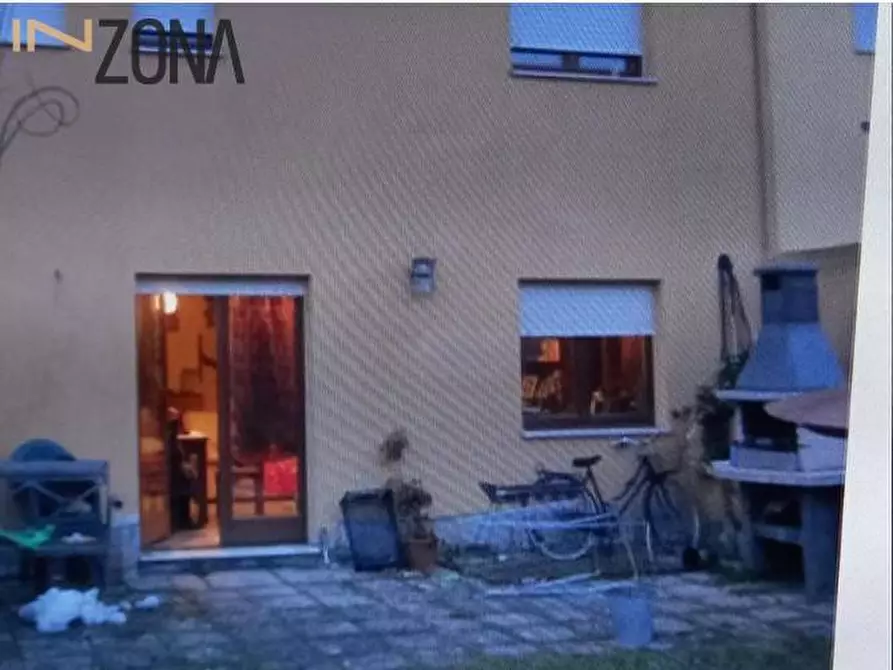 Immagine 1 di Villa in vendita  in Via Gramsci a Bellante