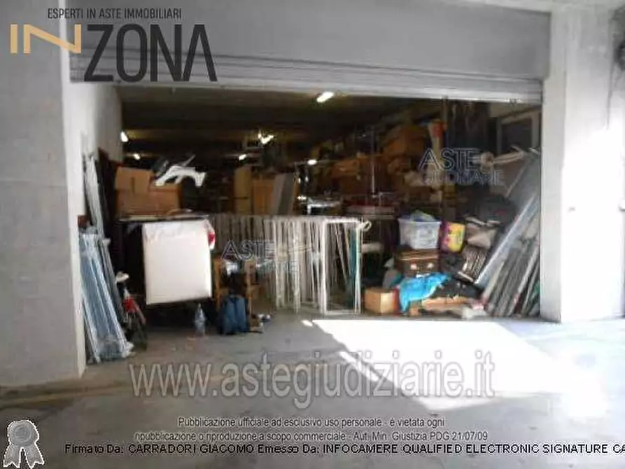 Immagine 1 di Locale commerciale in vendita  in Località Piano D'Accio-Teramo (TE) a Teramo