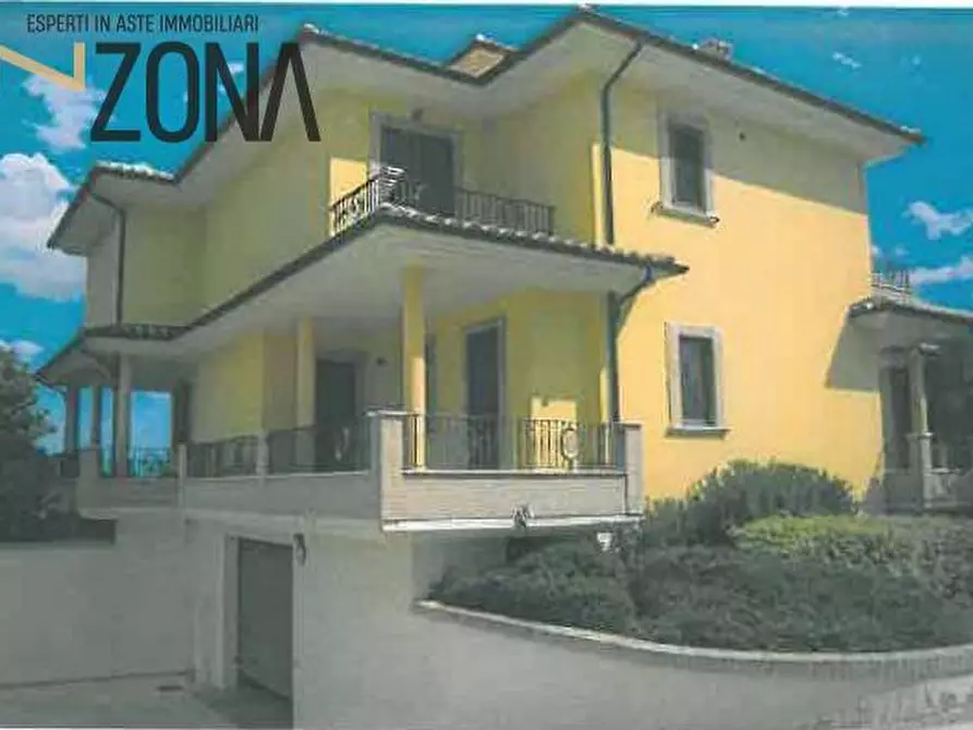 Immagine 1 di Villa in vendita  in Via Giovanni Giolitti a Bellante