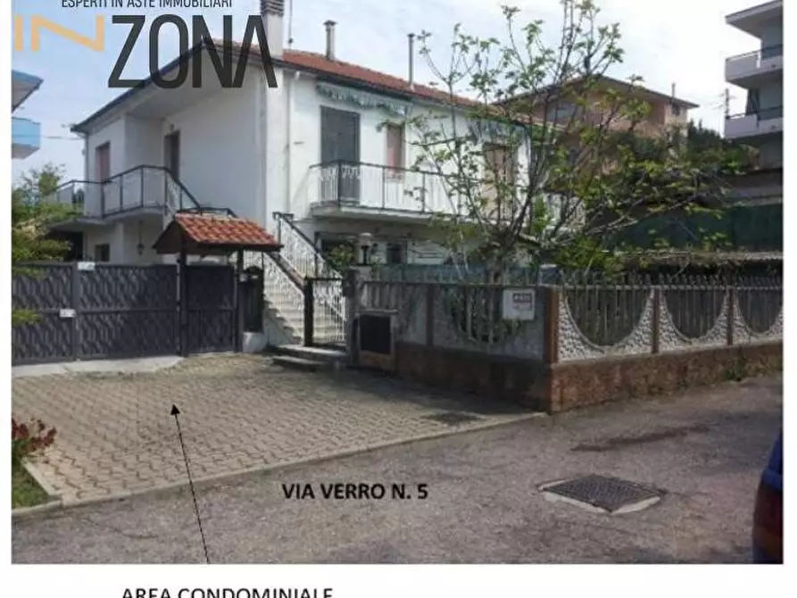 Immagine 1 di Appartamento in vendita  in via Bernardino Verro a Montesilvano
