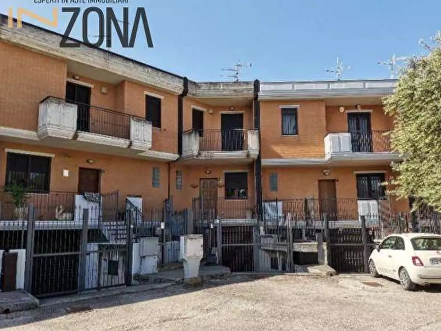 Immagine 1 di Appartamento in vendita  in via A. La Cava a Lucera