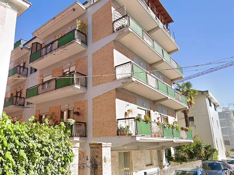 Immagine 1 di Appartamento in vendita  in Via Zaccaria da Teramo a Teramo