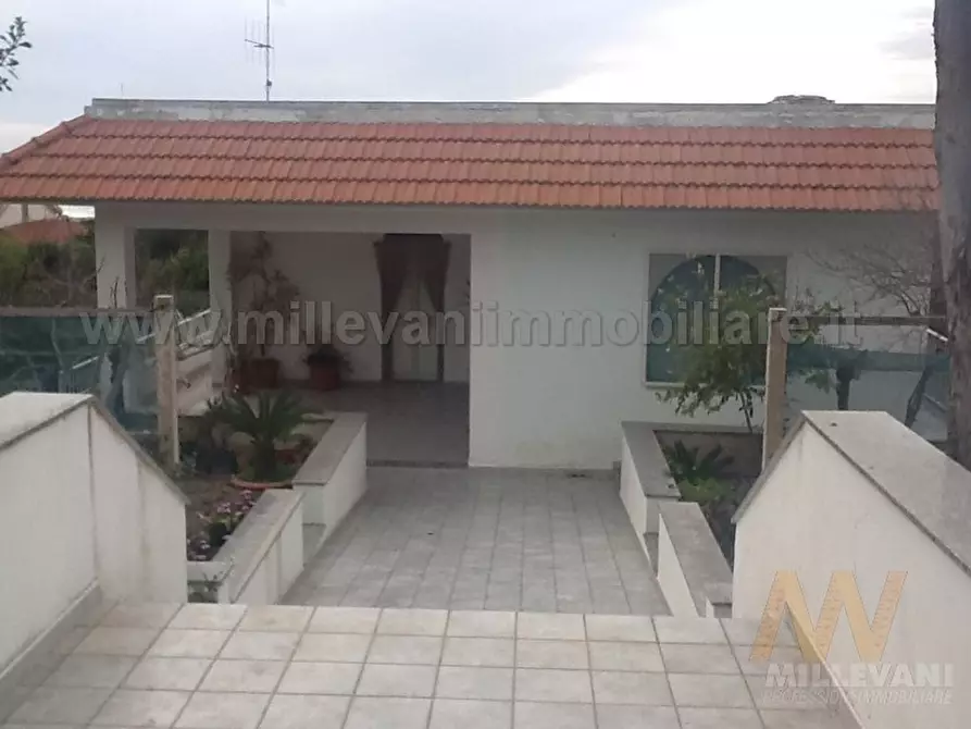 Immagine 1 di Villa in vendita  in Cava D'Aliga - Via Monti Sicani a Scicli