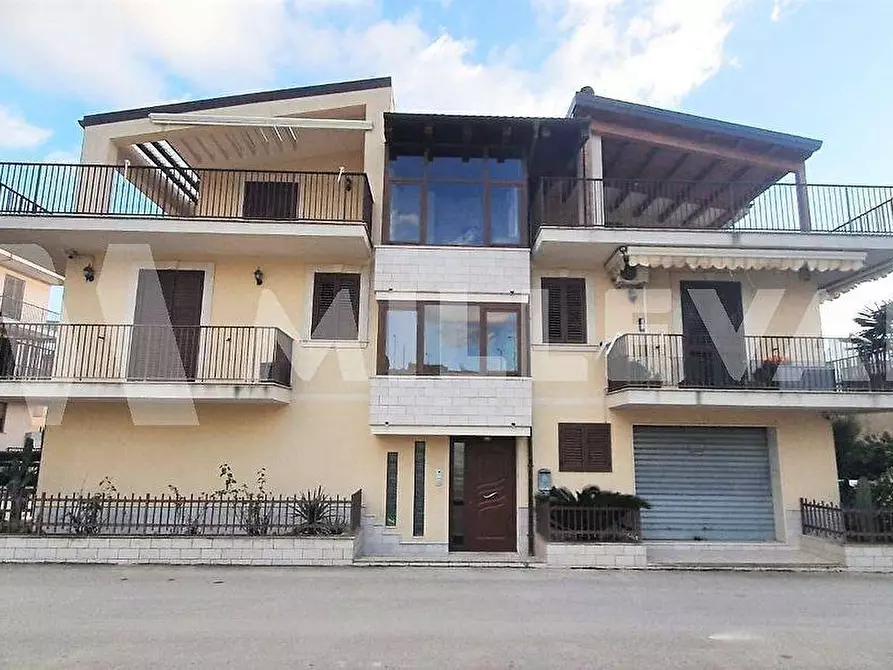 Immagine 1 di Appartamento in vendita  in Via G. Garibaldi a Giarratana