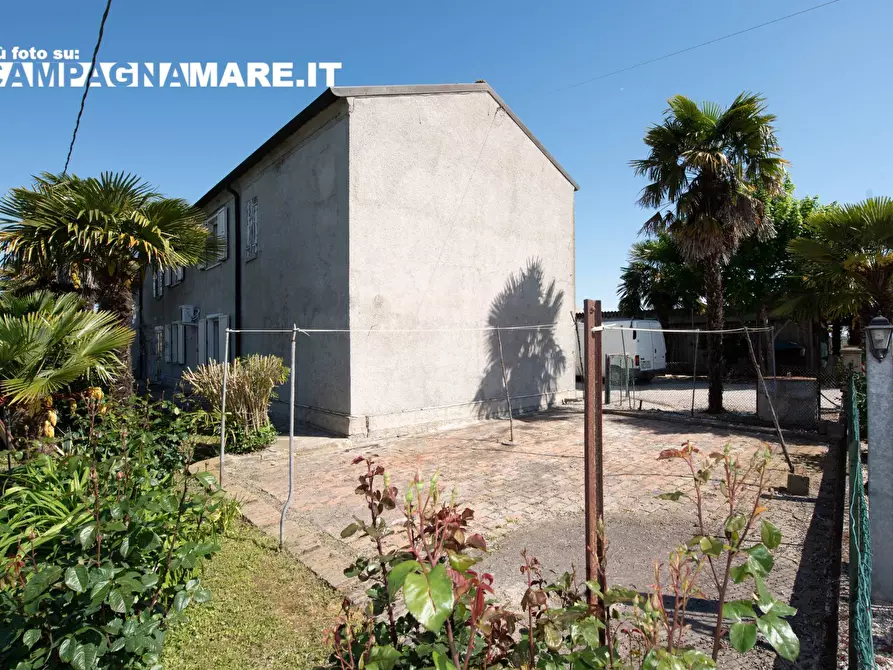 Immagine 1 di Casa indipendente in vendita  in via estense a Fiscaglia