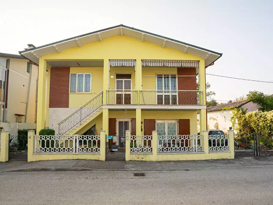 Immagine 1 di Casa indipendente in vendita  in via roma a Portomaggiore