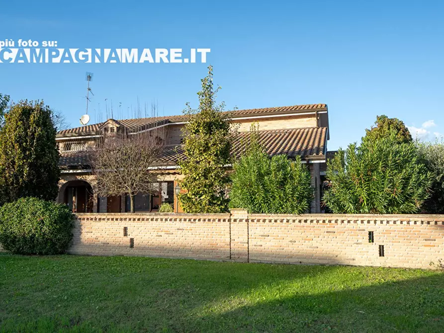 Immagine 1 di Villa in vendita  in Via XX settembre a Copparo