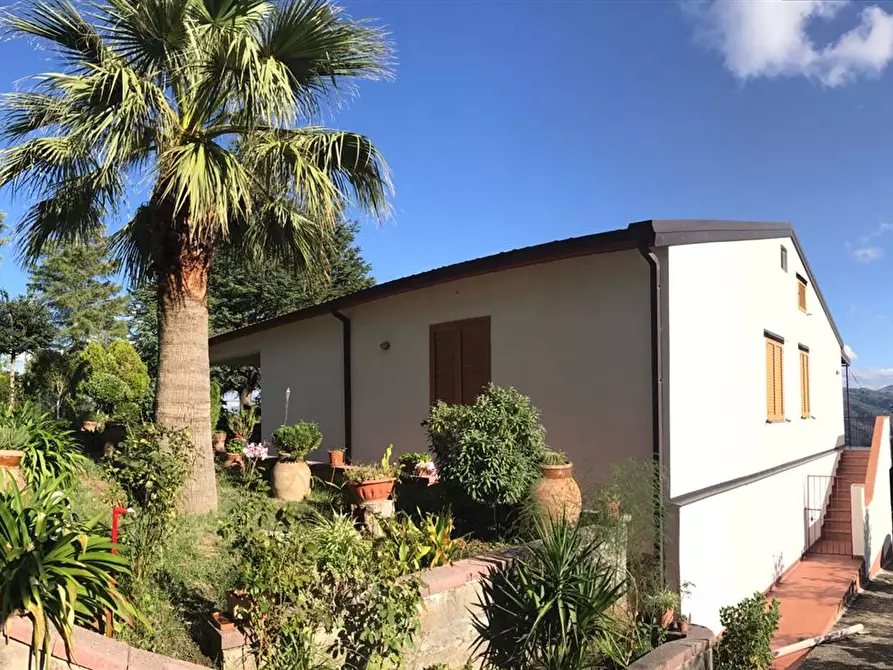 Immagine 1 di Villa in vendita  in Contrada Acqua Verni a Librizzi