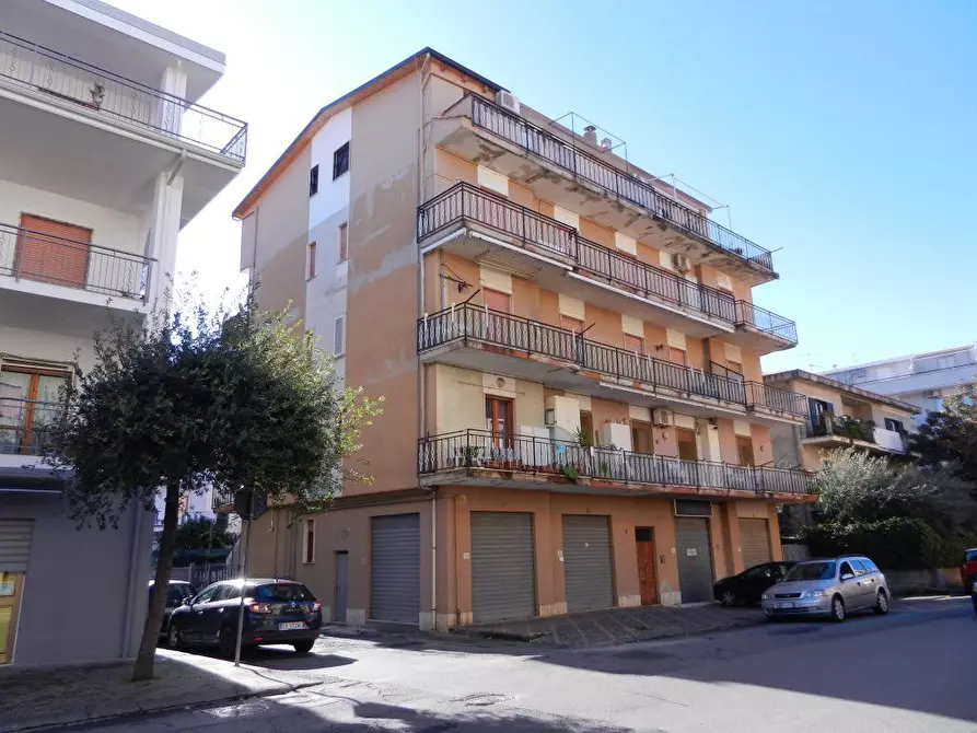 Immagine 1 di Appartamento in vendita  in Via I Maggio a Scalea