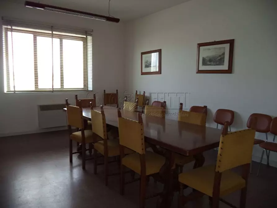 Immagine 1 di Ufficio in affitto  in Via Calamandrei a Arezzo
