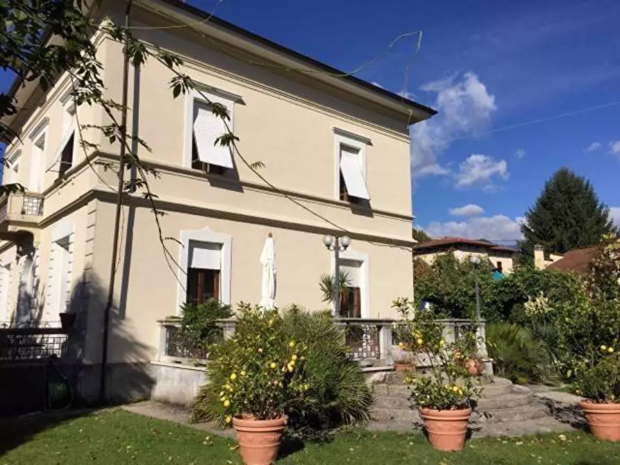 Immagine 1 di Villa in vendita  in Via Crocetta a Barga