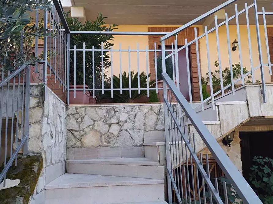 Immagine 1 di Villa in vendita  in Contrada Chiaire a Avellino