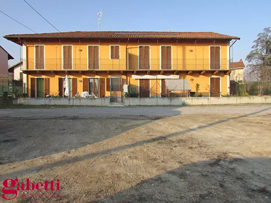 Immagine 1 di Appartamento in vendita  in Località Borgonuovo a Bra
