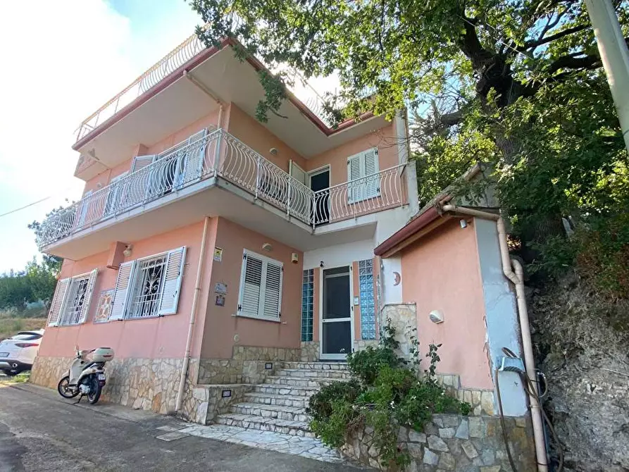 Immagine 1 di Villa in vendita  in Contrada Santo Stefano a Gioiosa Marea