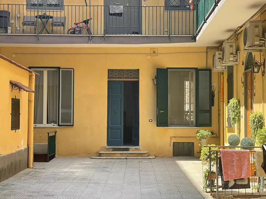 Immagine 1 di Appartamento in vendita  in Via Giusso a Napoli