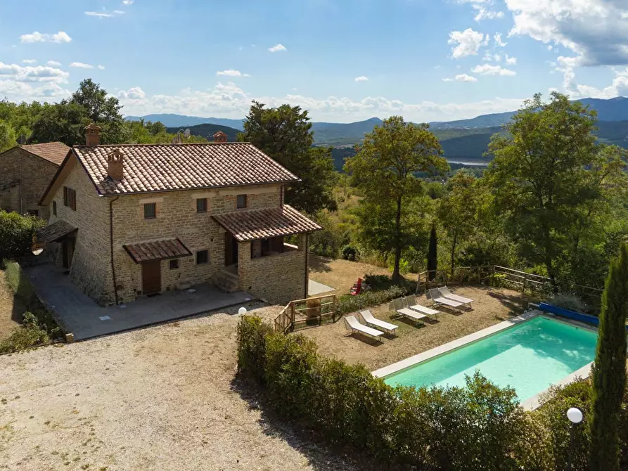 Immagine 1 di Villa in vendita  a Pieve Santo Stefano