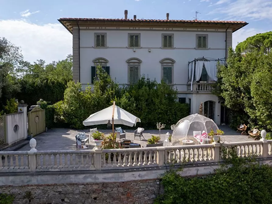 Immagine 1 di Villa in vendita  a Lari