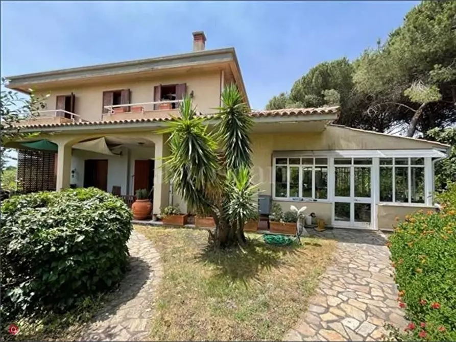 Immagine 1 di Villa in vendita  in Via Sant'Alessio a Quarrata