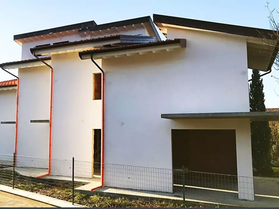 Immagine 1 di Villa in vendita  in Via Don Dario Fiori a Quarrata