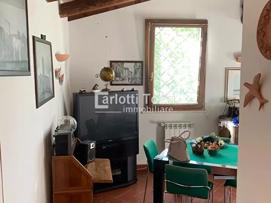 Immagine 1 di Villa in vendita  in STRADA DELLO SBIRRO a Grosseto