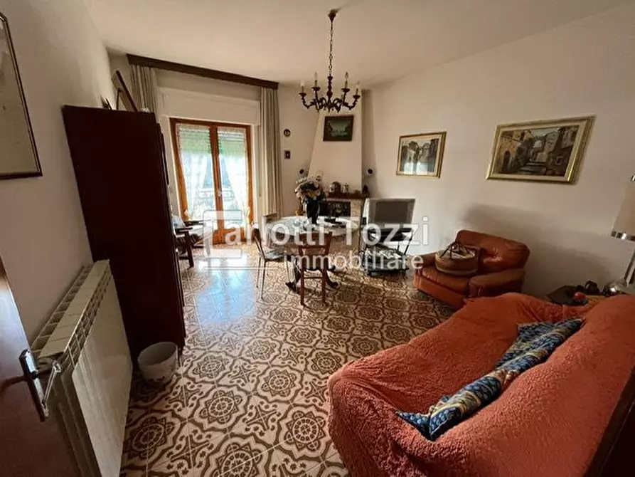 Immagine 1 di Appartamento in vendita  in VIA DANTE ALIGHIERI a Semproniano