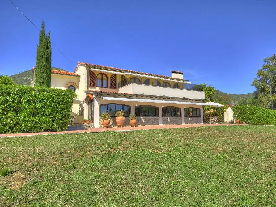 Immagine 1 di Villa in vendita  in lacona a Capoliveri