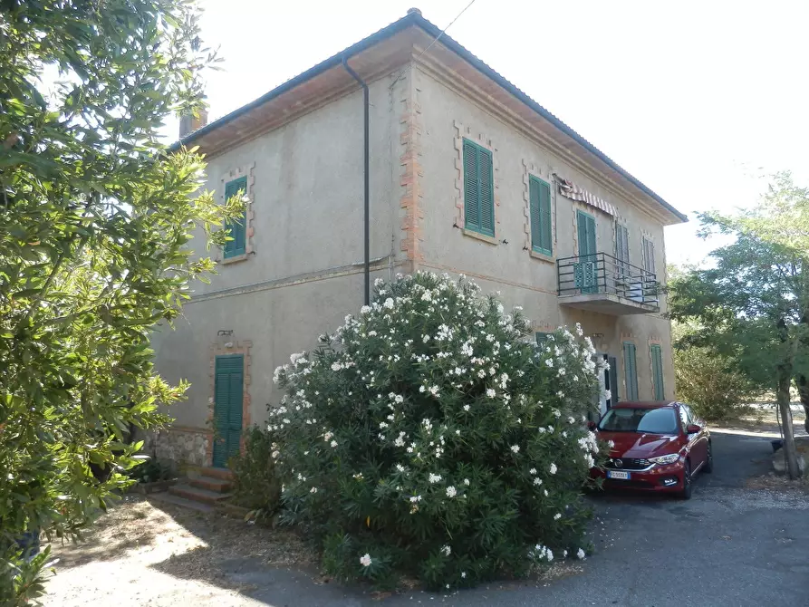 Immagine 1 di Palazzo in vendita  a Gavorrano