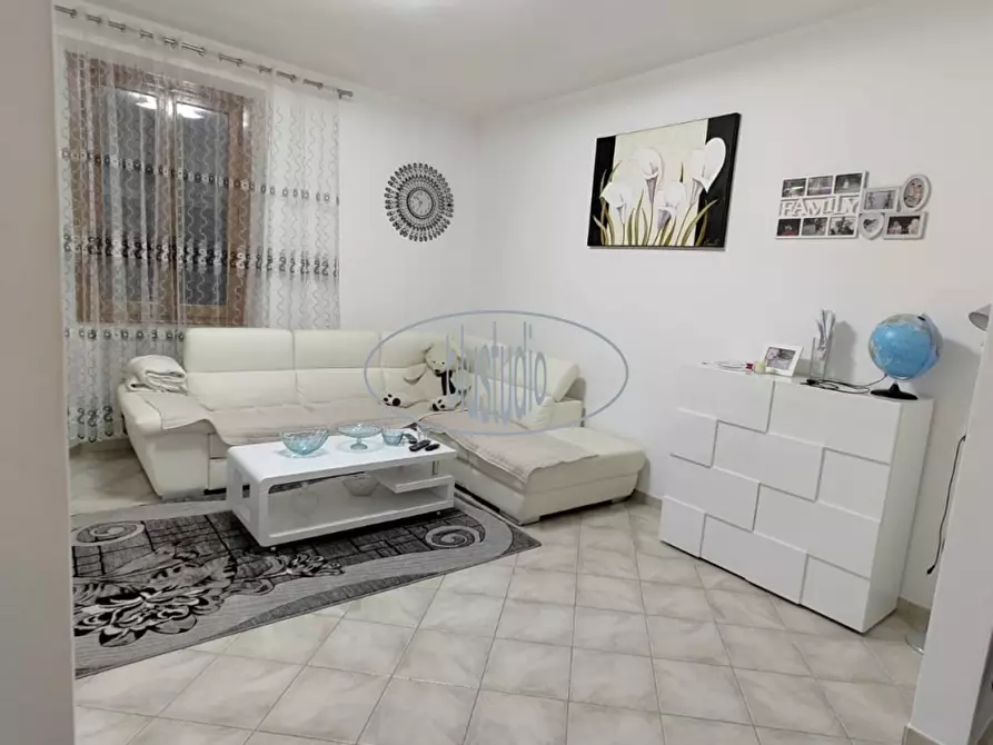 Immagine 1 di Appartamento in vendita  a Figline E Incisa Valdarno