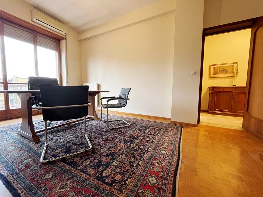 Immagine 1 di Ufficio in affitto  in Via Cavour a Piacenza