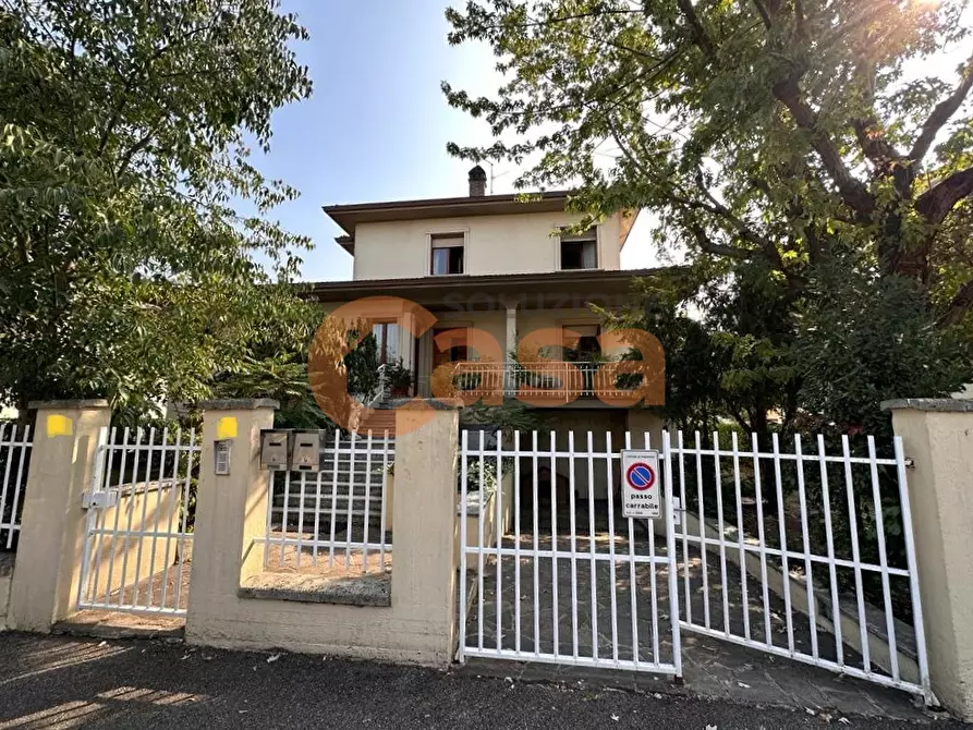 Immagine 1 di Villa in vendita  in Via Arcangelo Ghisleri a Piacenza